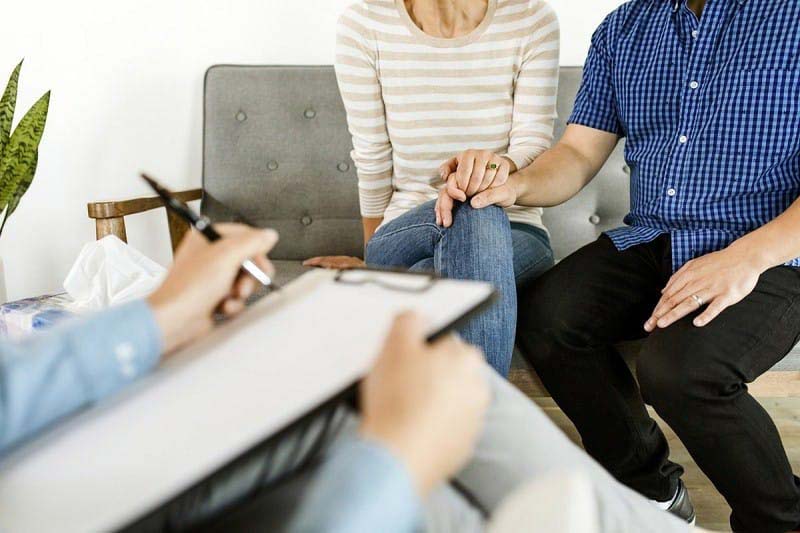 هزینه مشاوره در بیمارستان دلارام چند است؟
